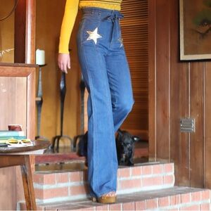 Stoned Immaculate High-Waisted Blue Jeans with Star Detail